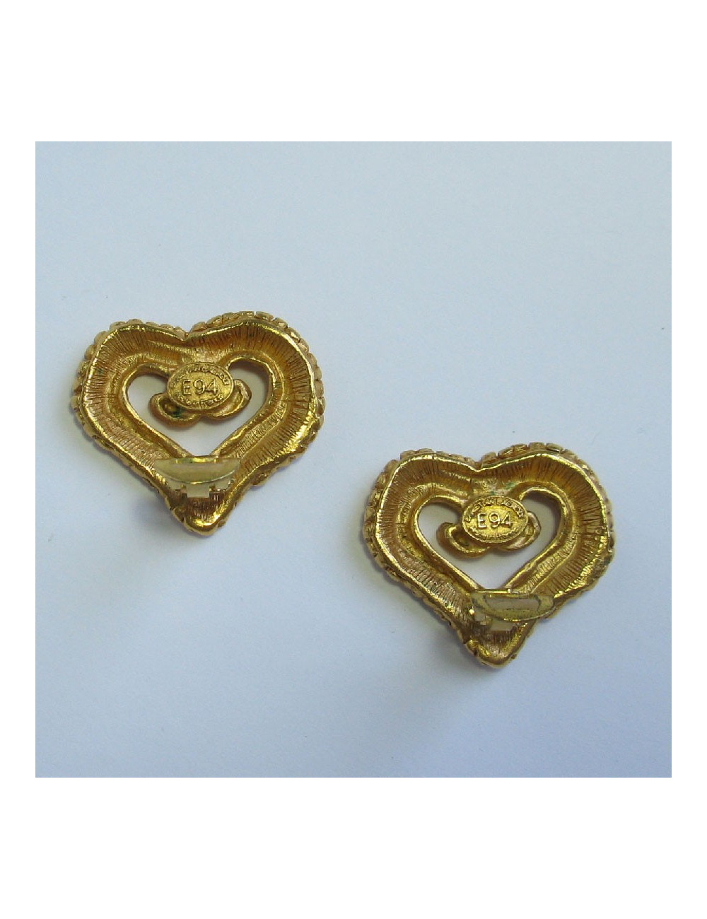 Boucles d'oreille clips CHRISTIAN LACROIX coeur vintage en métal doré