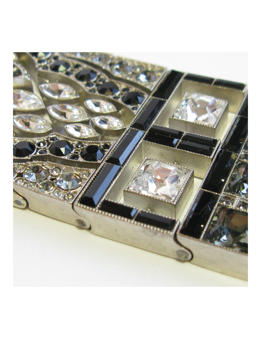 Manchette CHANEL Couture en métal argenté et strass E.S 