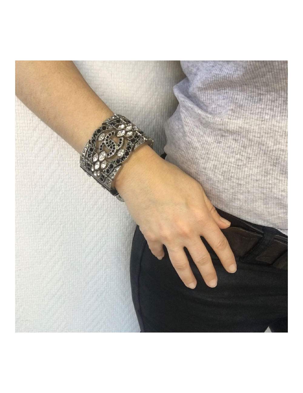 CHANEL Couture articulated cuff bracelet in matte silver metal set with Swarovski rhinestones