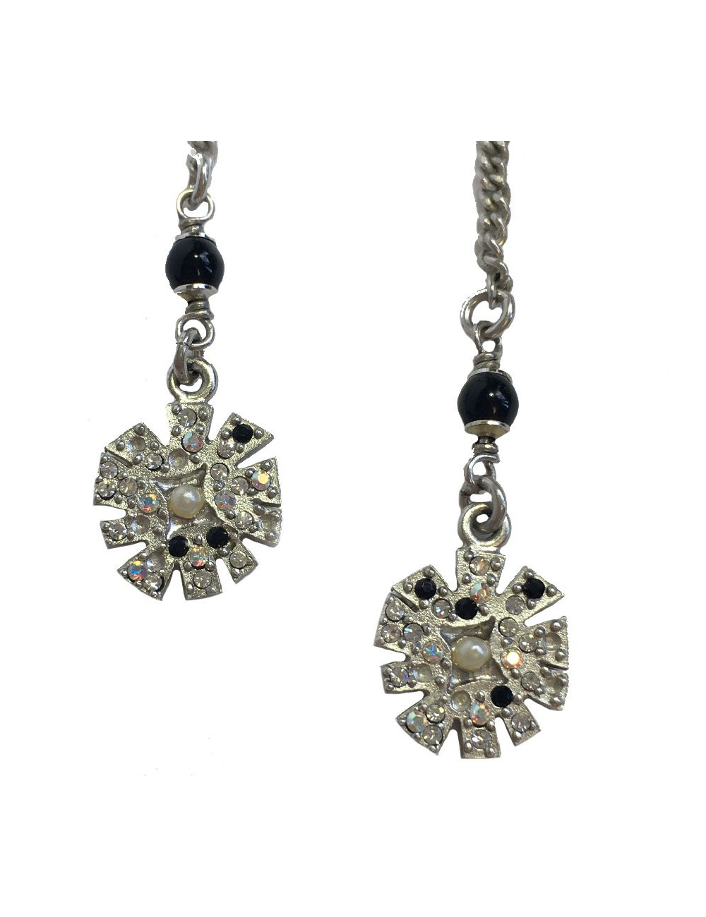 Boucles d'oreille clous CHANEL pendantes en métal argenté