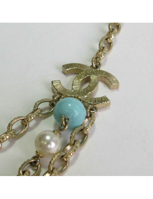Sautoir CHANEL chaines dorés, bijou en perles et opate de verre
