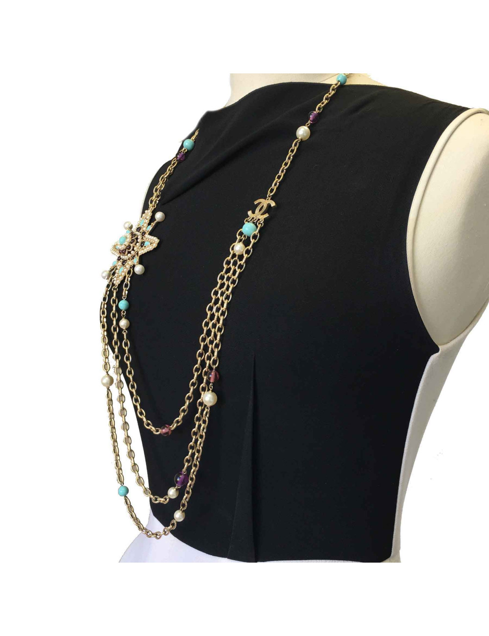 Sautoir CHANEL chaines dorés, bijou en perles et opate de verre