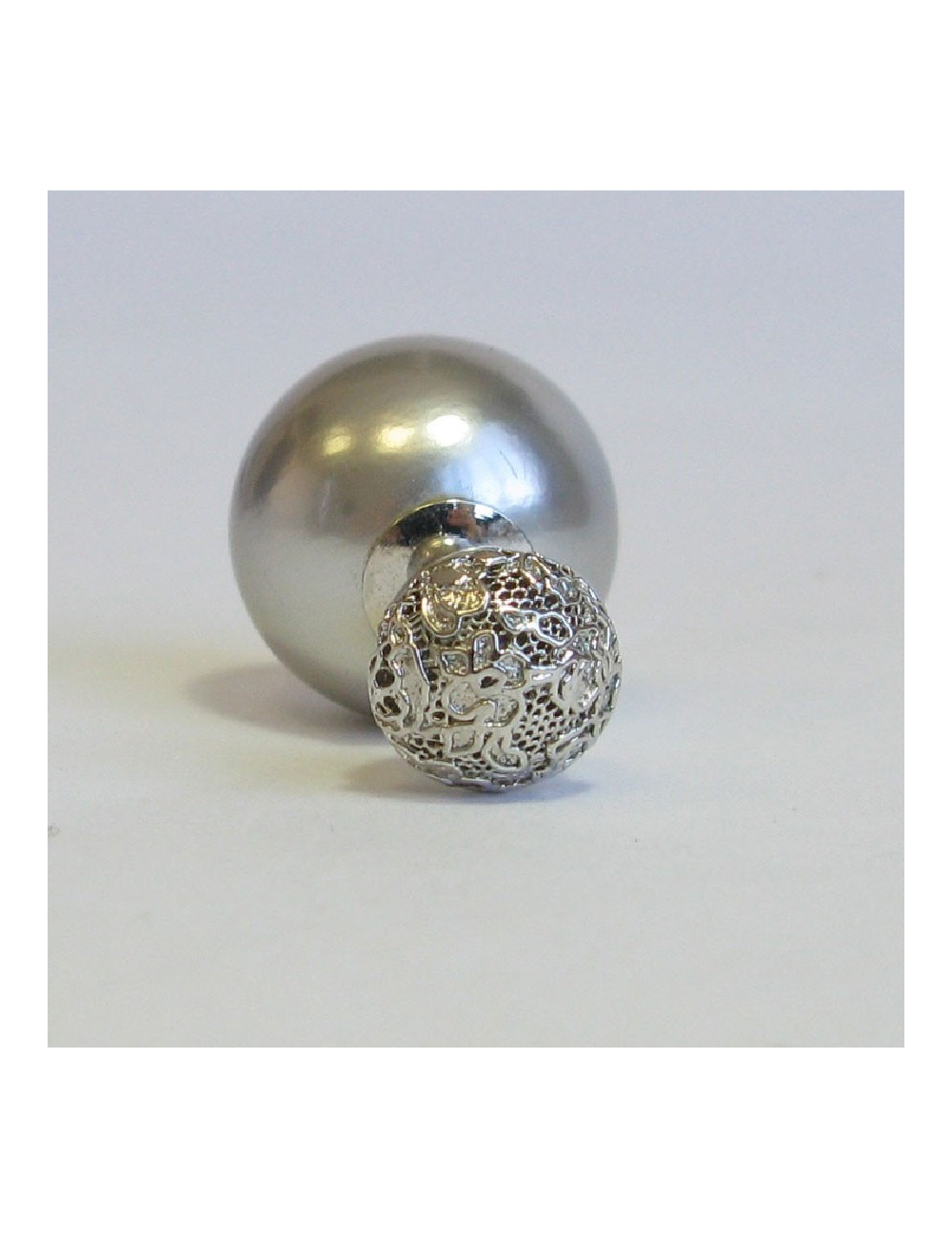 Boucle d'oreille clou "Tribales" DIOR argenté mat