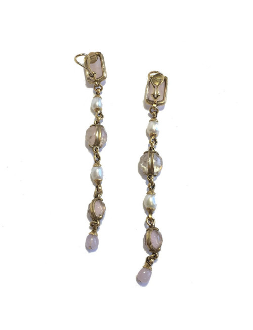 Boucles d'oreille GOOSSENS pendantes en pâte de verre blanche et rose pâle