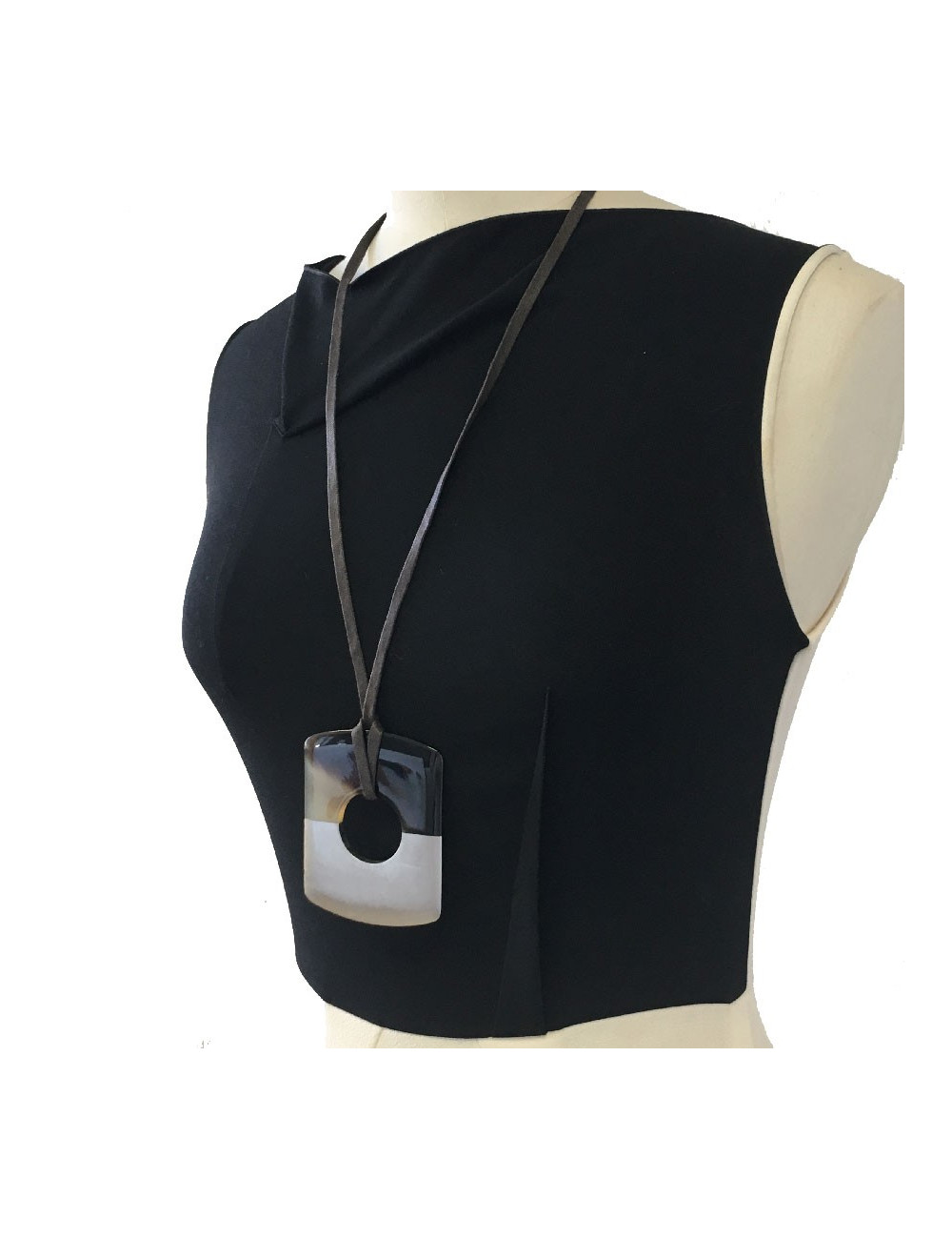 Pendentif Isthme HERMES en corne et feuille d'or bronze doré