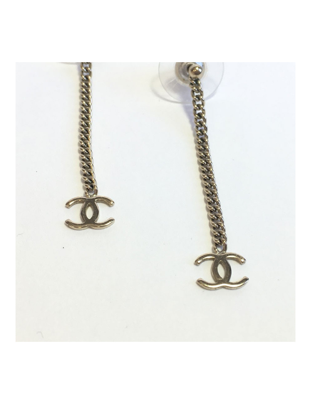 Boucles d'oreille clous CHANEL Pendantes