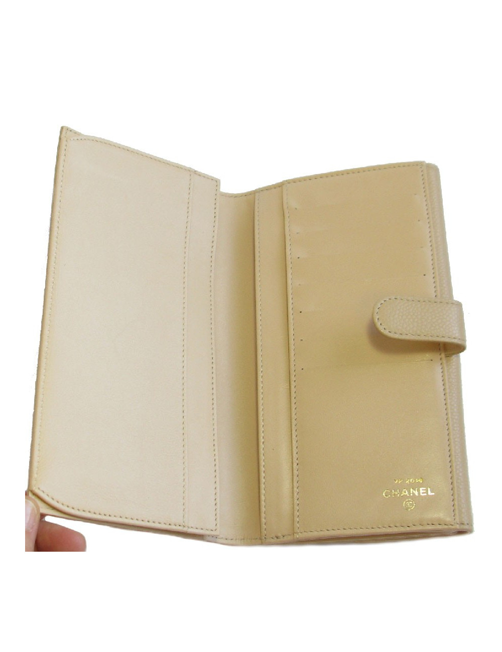 Portefeuille CHANEL en cuir grainé beige