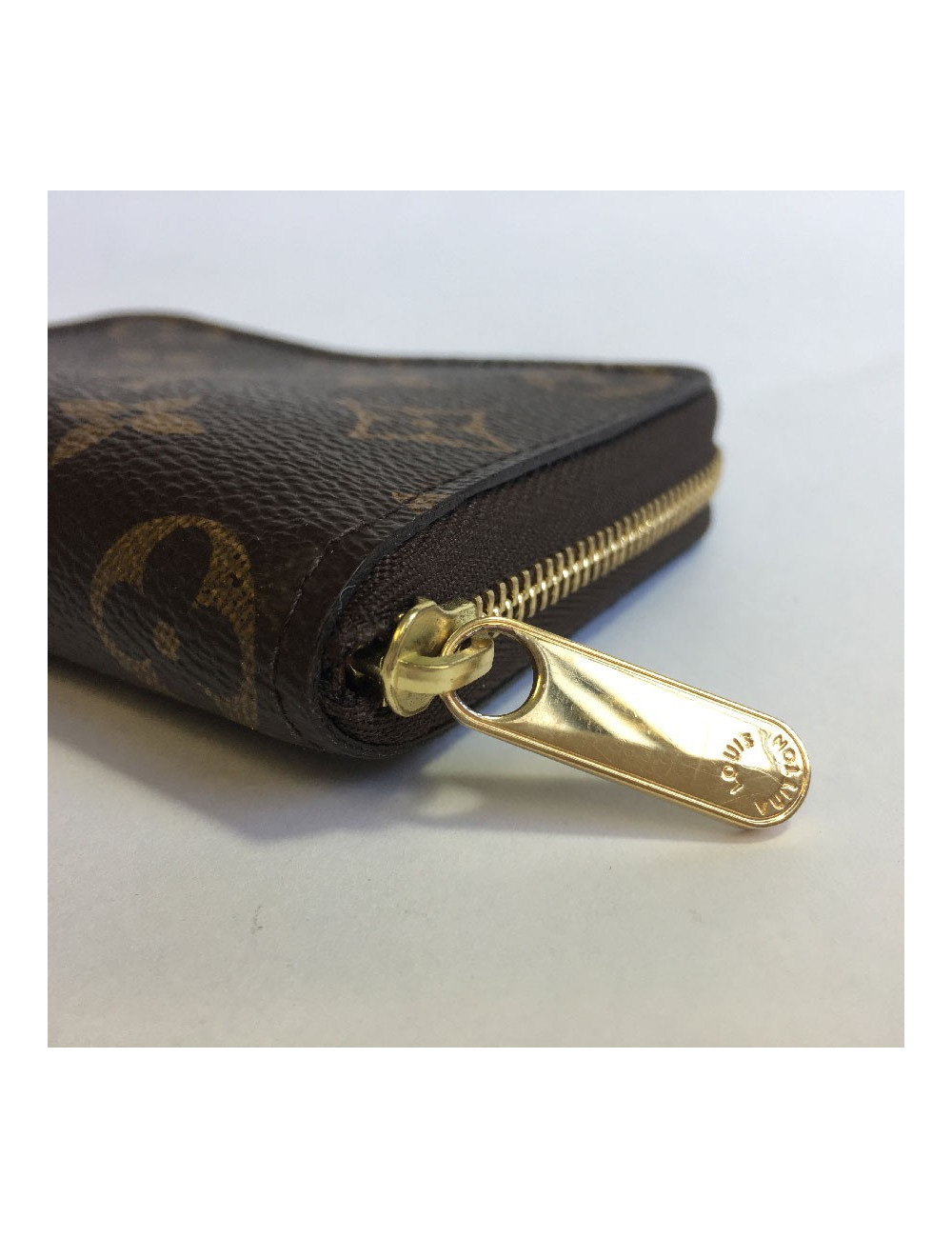  LOUIS VUITTON "Zippy" wallet in brown monogram canvas