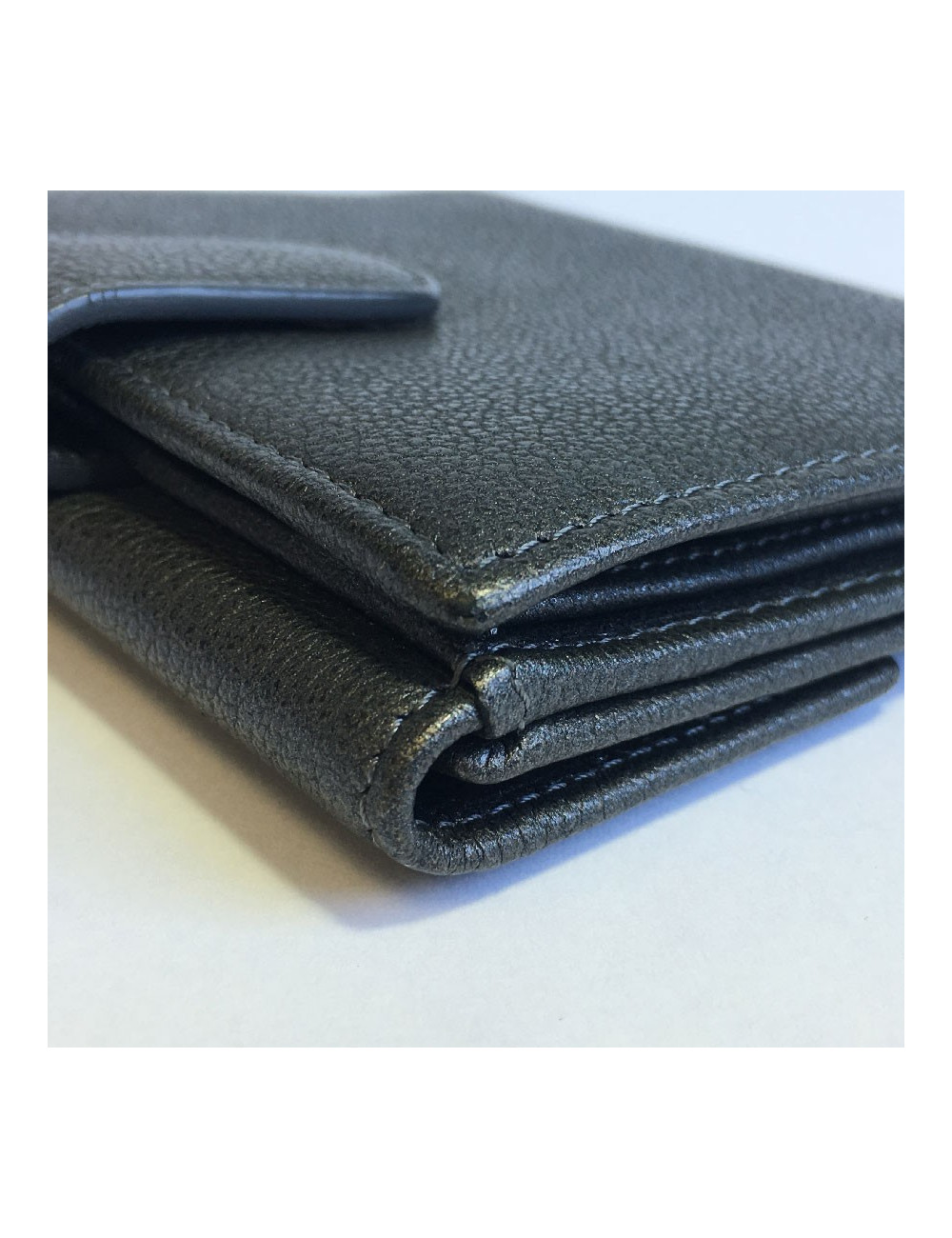 Porte monnaie CHANEL cuir grainé gris