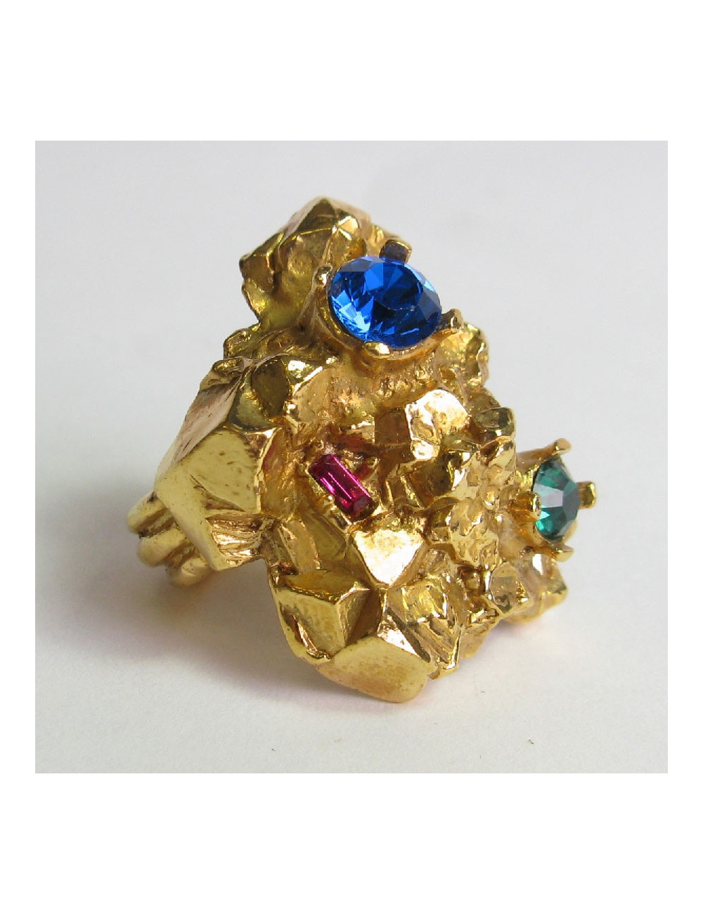 YSL YVES SAINT LAURENT ring in gilt metal and multicolored fantasy stones