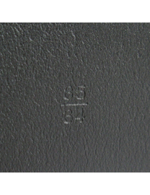 Ceinture CHANEL T 85 en cuir noir, boucle en métal or mat  CC noir