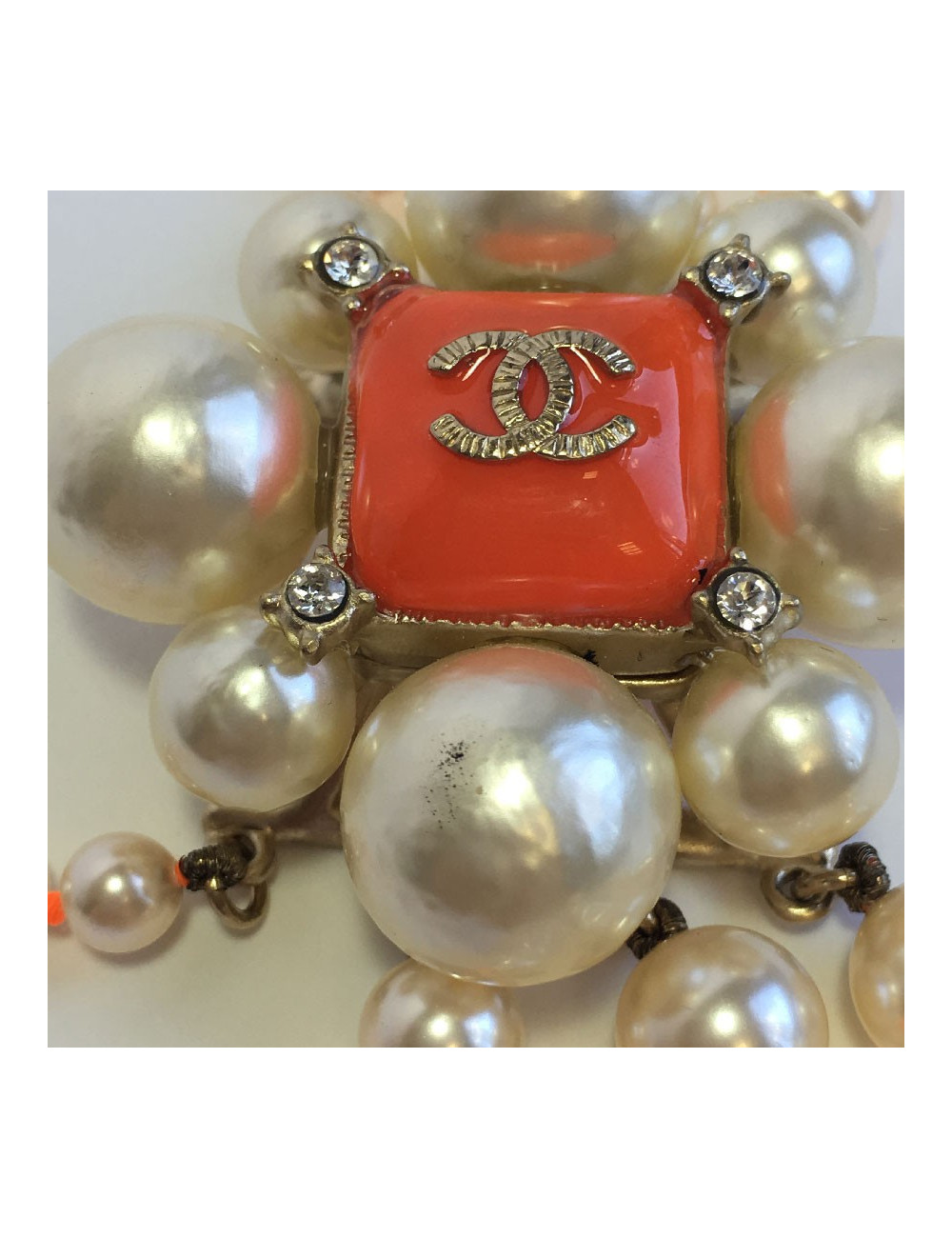 Sautoir CHANEL 4 rangs perles nacrées et orange