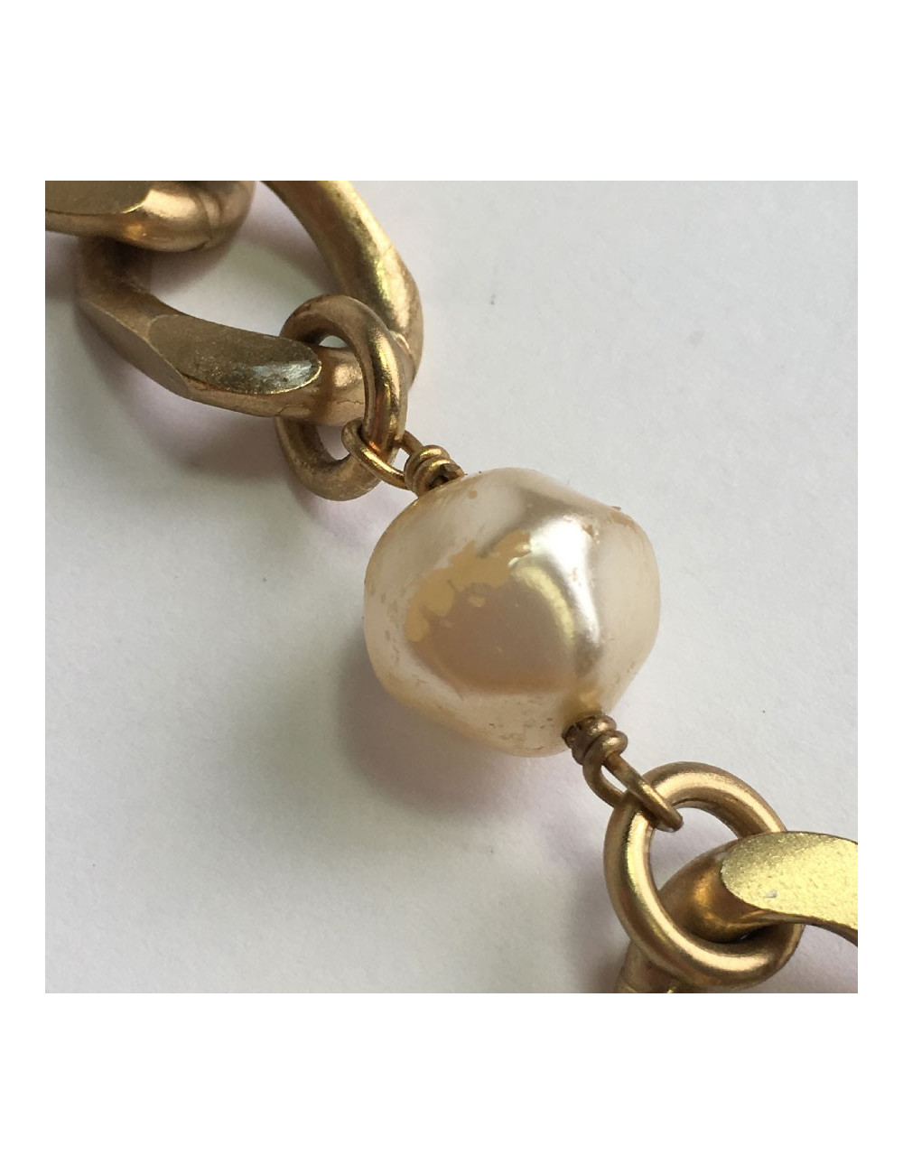 CHANEL vintage Necklace belt in matte gilded metal and pearls