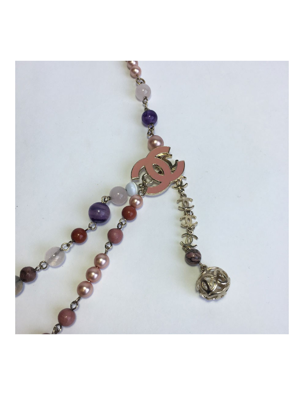 Ceinture-sautoir CHANEL en perles multicolores et CC