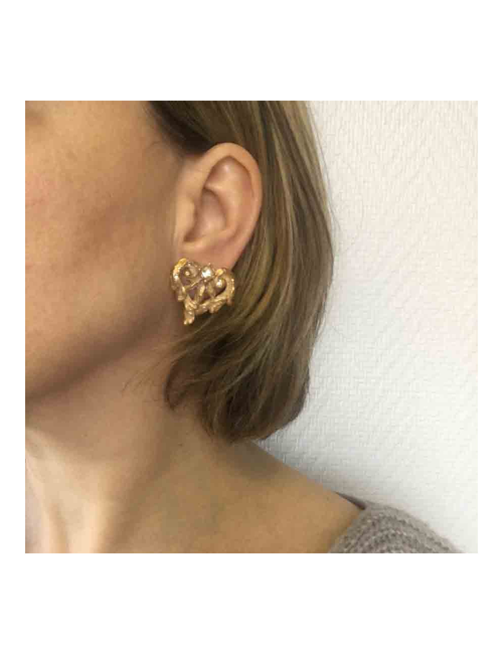 Boucles d'oreille clips CHRISTIAN LACROIX Vintage en métal doré
