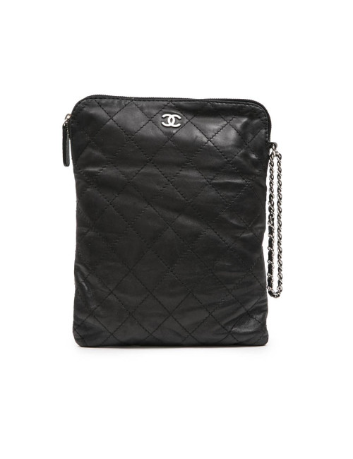 Etui pour Ipad CHANEL en cuir d'agneau lisse matelassé noir
