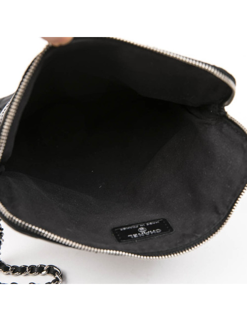 Etui pour Ipad CHANEL en cuir d'agneau lisse matelassé noir