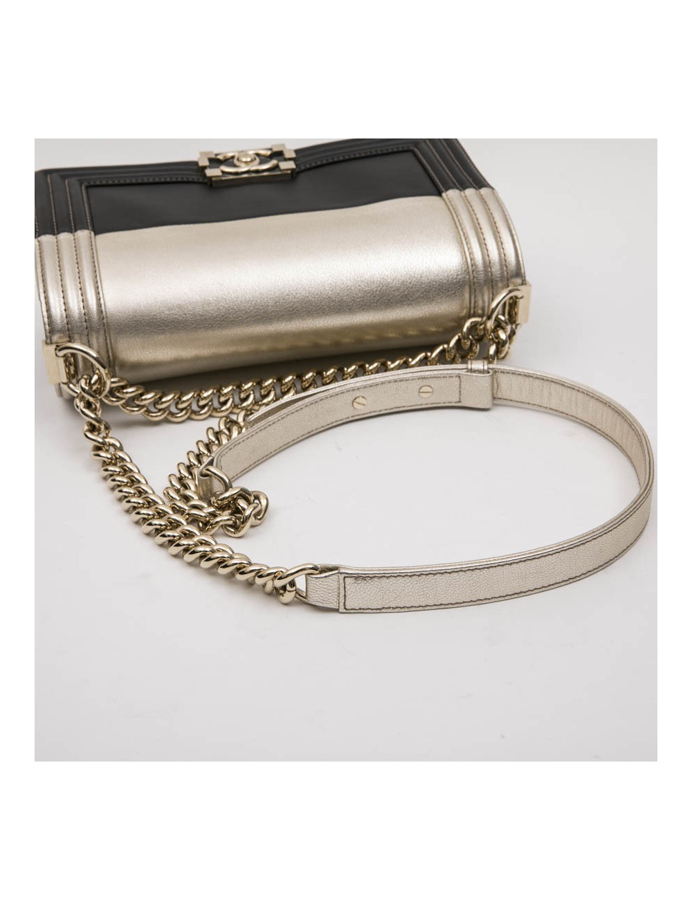 Sac " Boy" CHANEL bicolore noir et argent