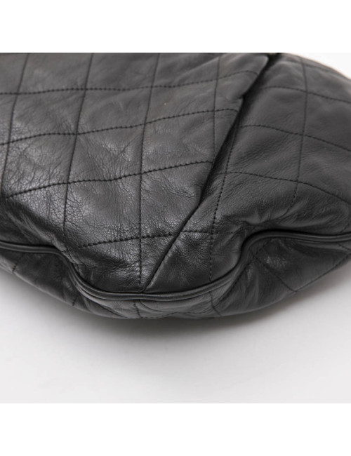 Sac besace CHANEL cuir matelassé gris foncé 