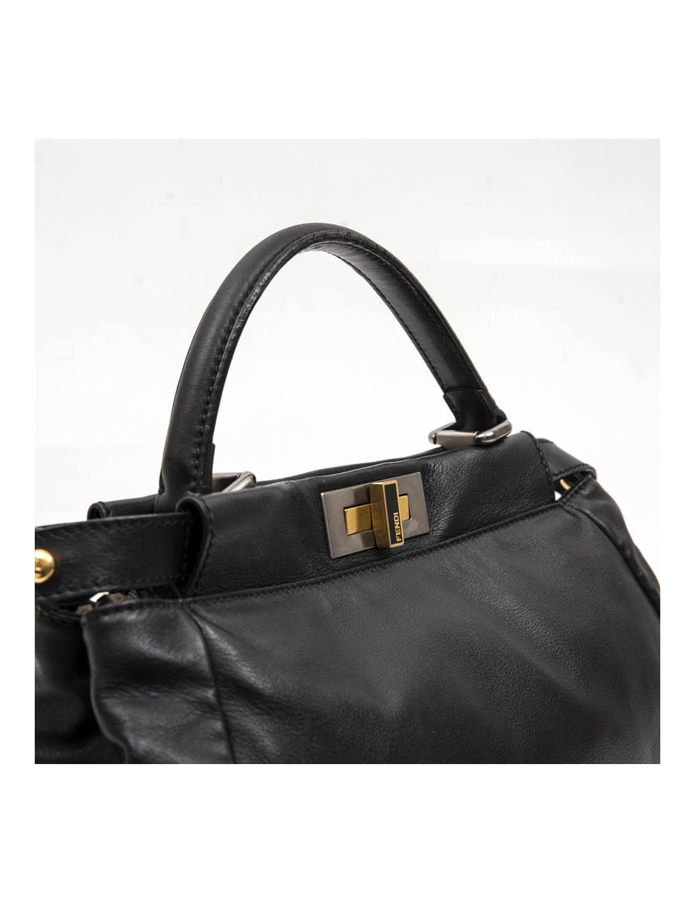 FENDI Peekaboo bag in soft black leather Médium size