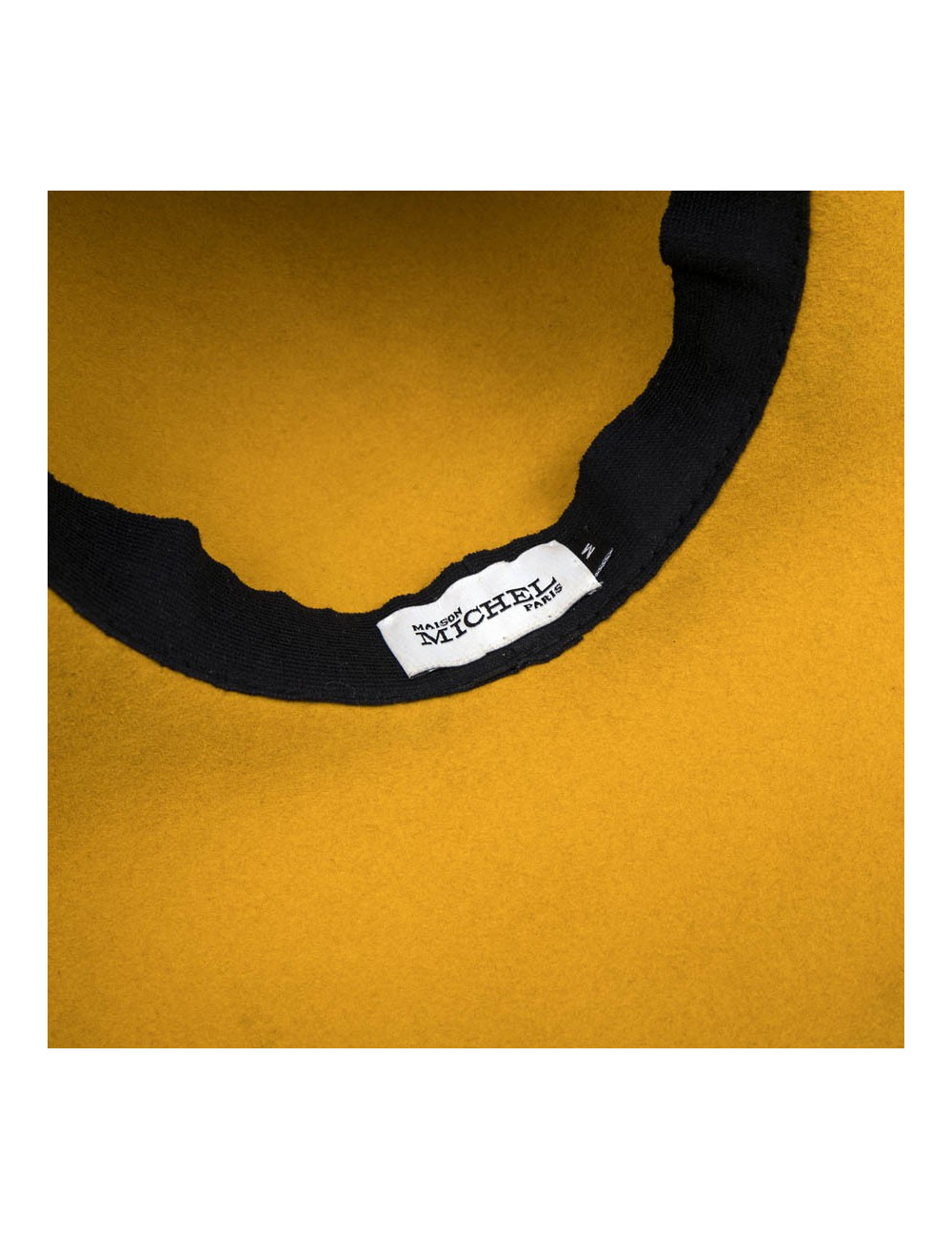 E.S Chapeau TM MAISON MICHEL en feutrine jaune