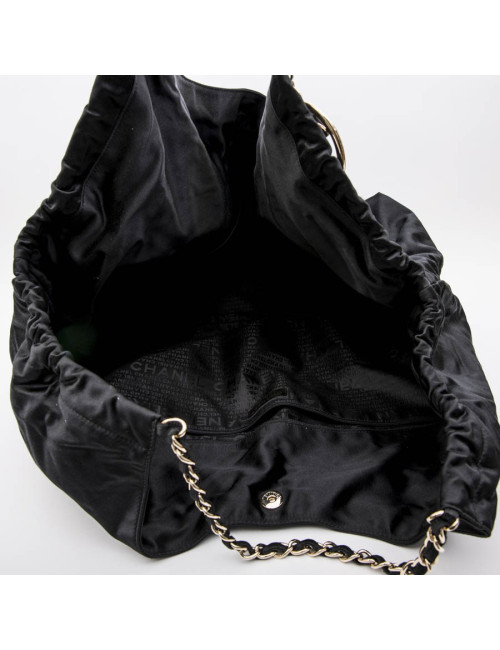 Sac CHANEL en satin duchesse noir