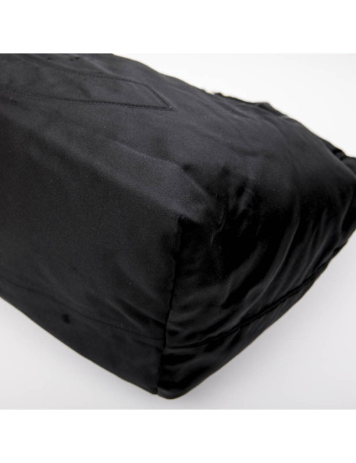 Sac CHANEL en satin duchesse noir