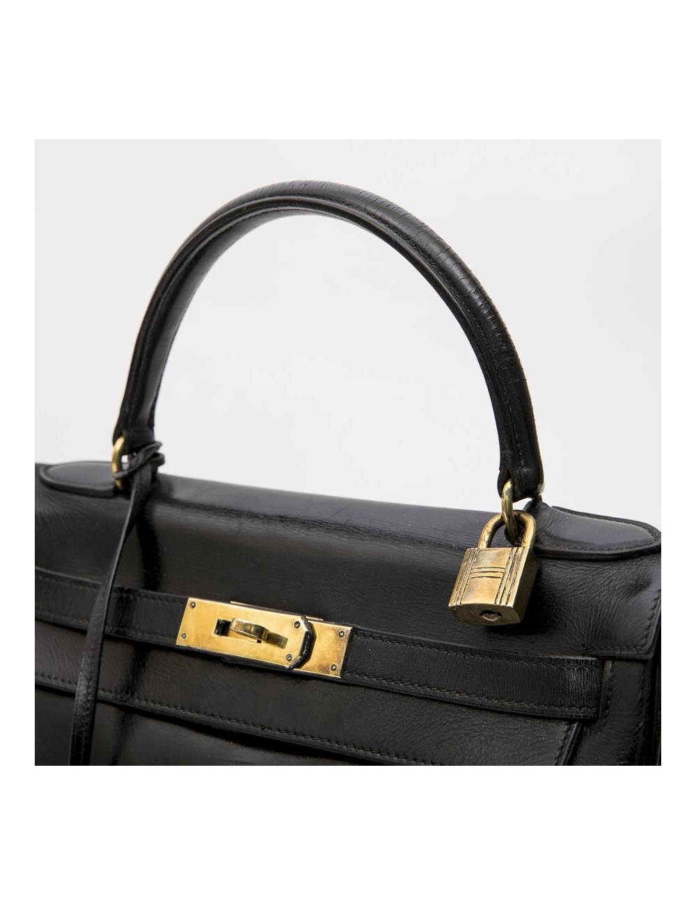 Sac Kelly 28 HERMES cuir box noir vintage 