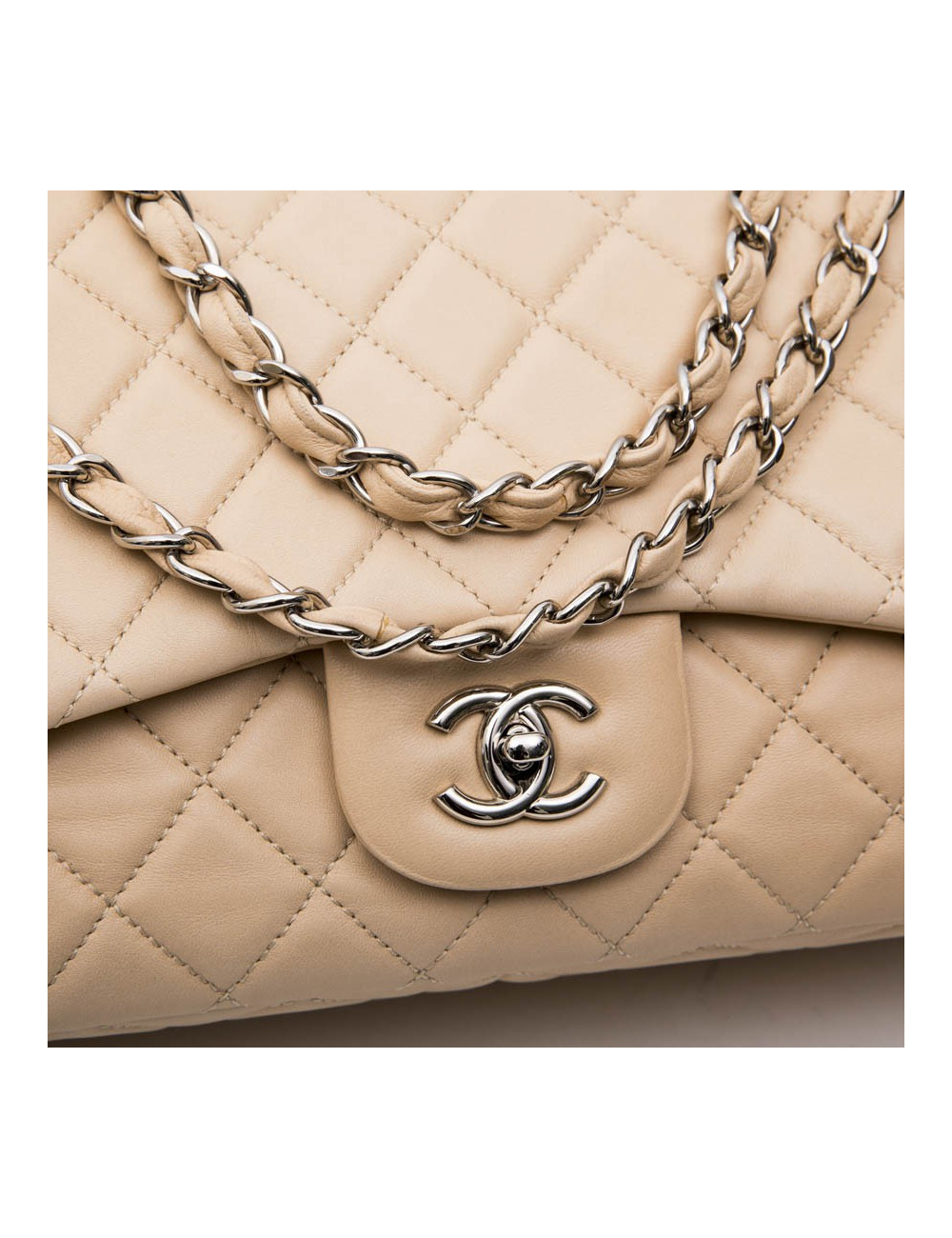 Sac Jumbo CHANEL cuir matelassé souple beige