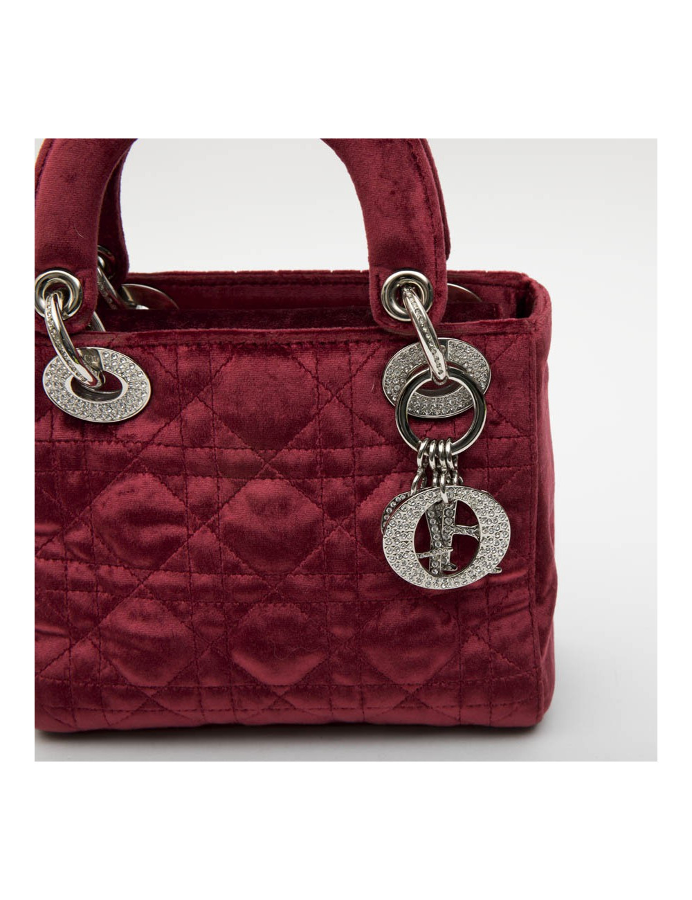 Mini sac Lady D CHRISTIAN DIOR en velours de soie rouge cardinal