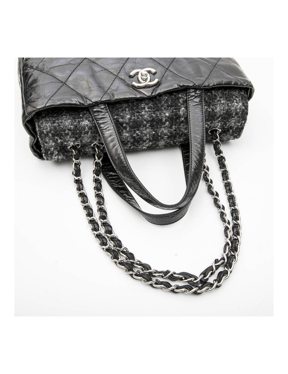 Sac CHANEL cuir vieilli noir et rabat en tweed gris