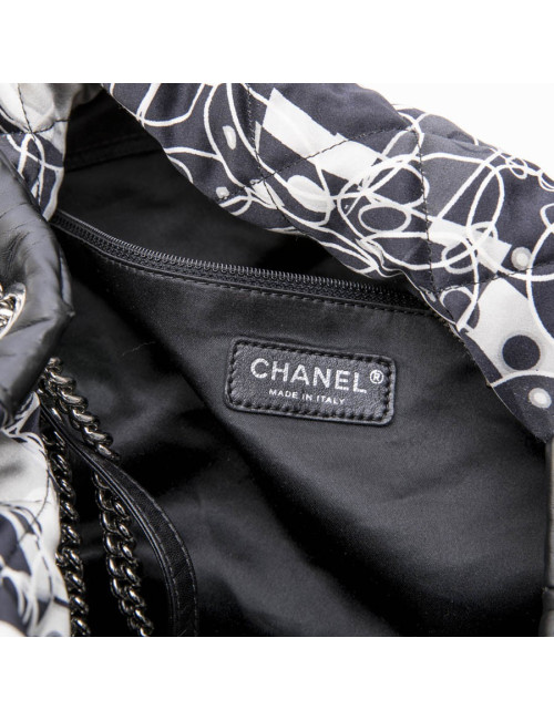 Sac cabas CHANEL en foulard soie 