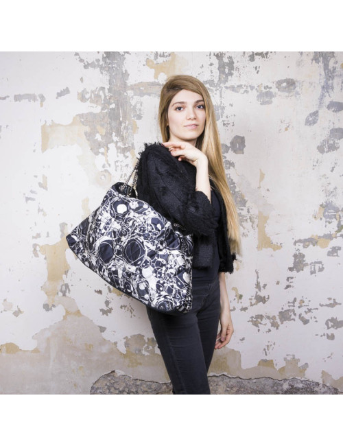 Sac cabas CHANEL en foulard soie 