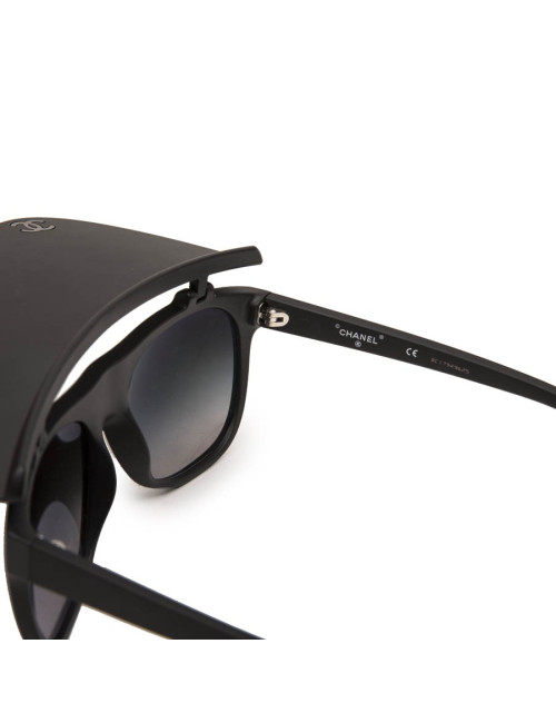 Lunettes de soleil CHANEL noires avec visière