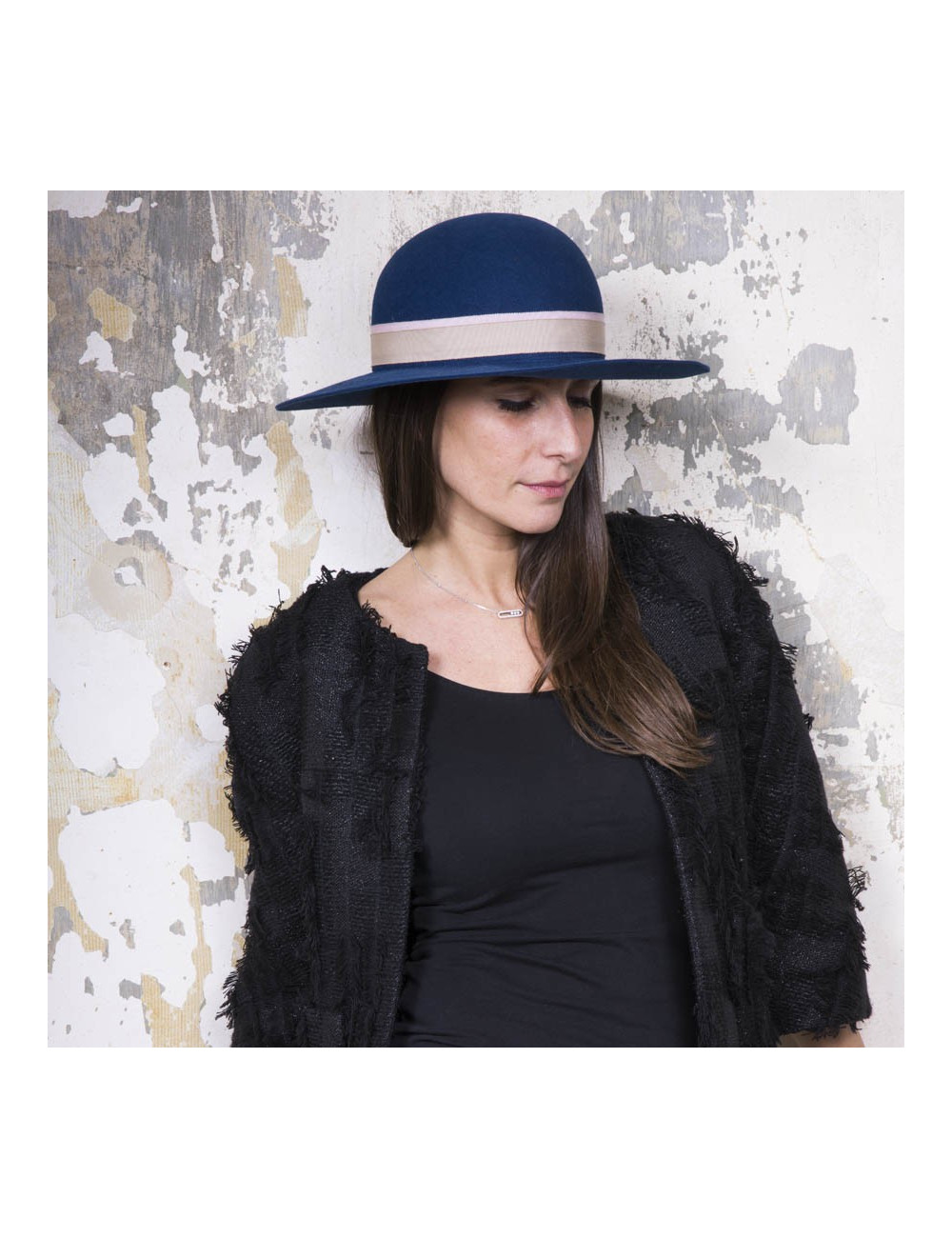 E.S Chapeau TM MAISON MICHEL en feutrine bleue