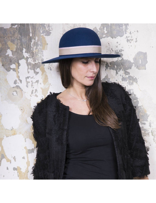 E.S Chapeau TM MAISON MICHEL en feutrine bleue