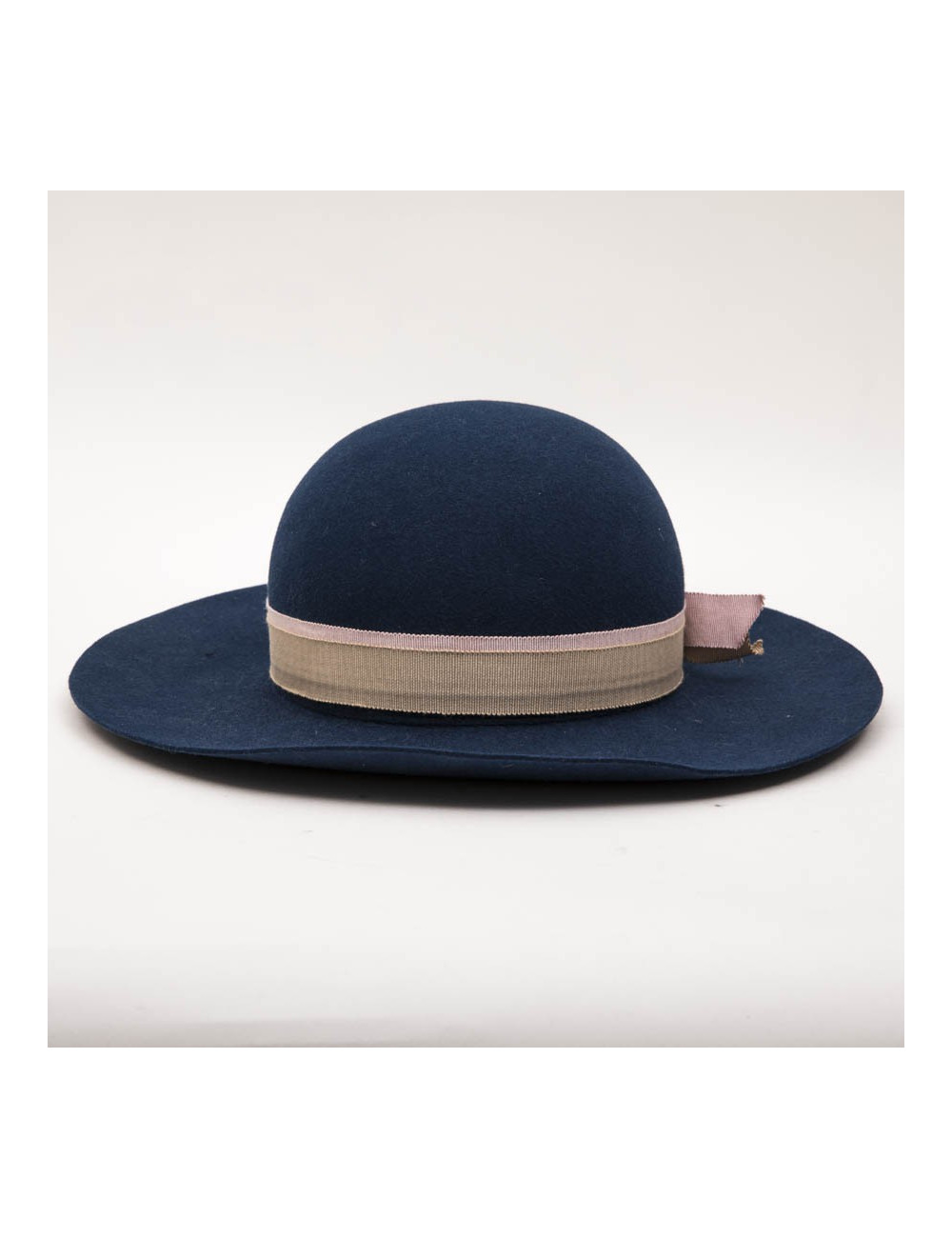 E.S Chapeau TM MAISON MICHEL en feutrine bleue