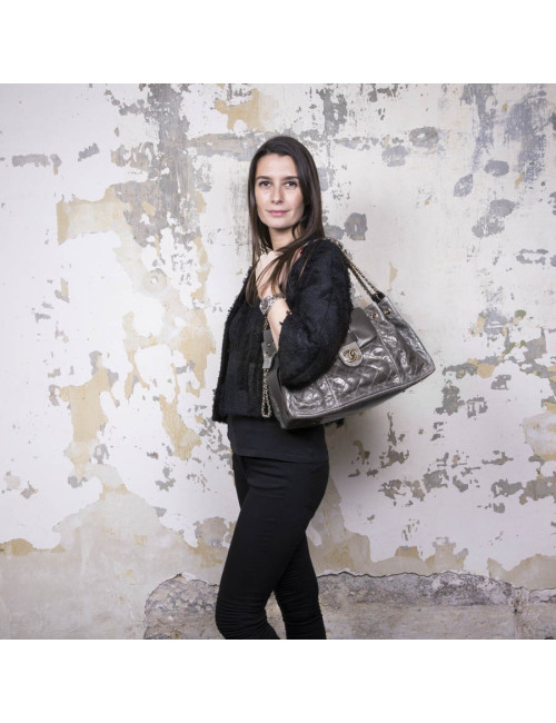 Sac CHANEL en cuir vieilli gris en galuchat