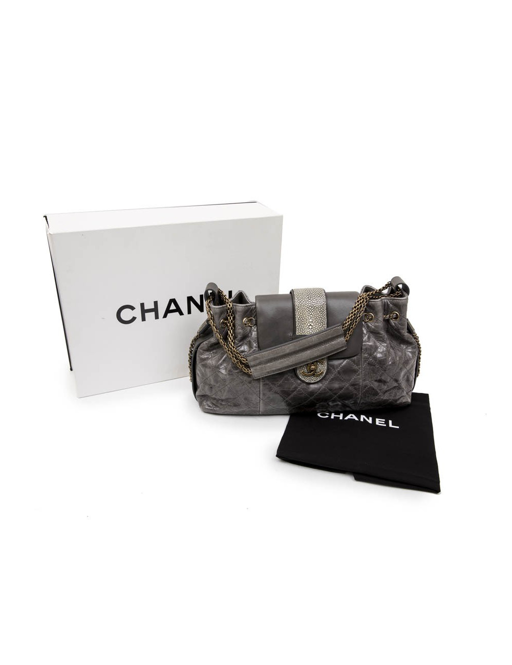 Sac CHANEL en cuir vieilli gris en galuchat