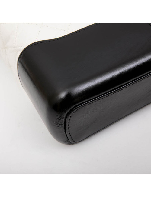 Sac Hobo Gabrielle CHANEL bicolore blanc et noir