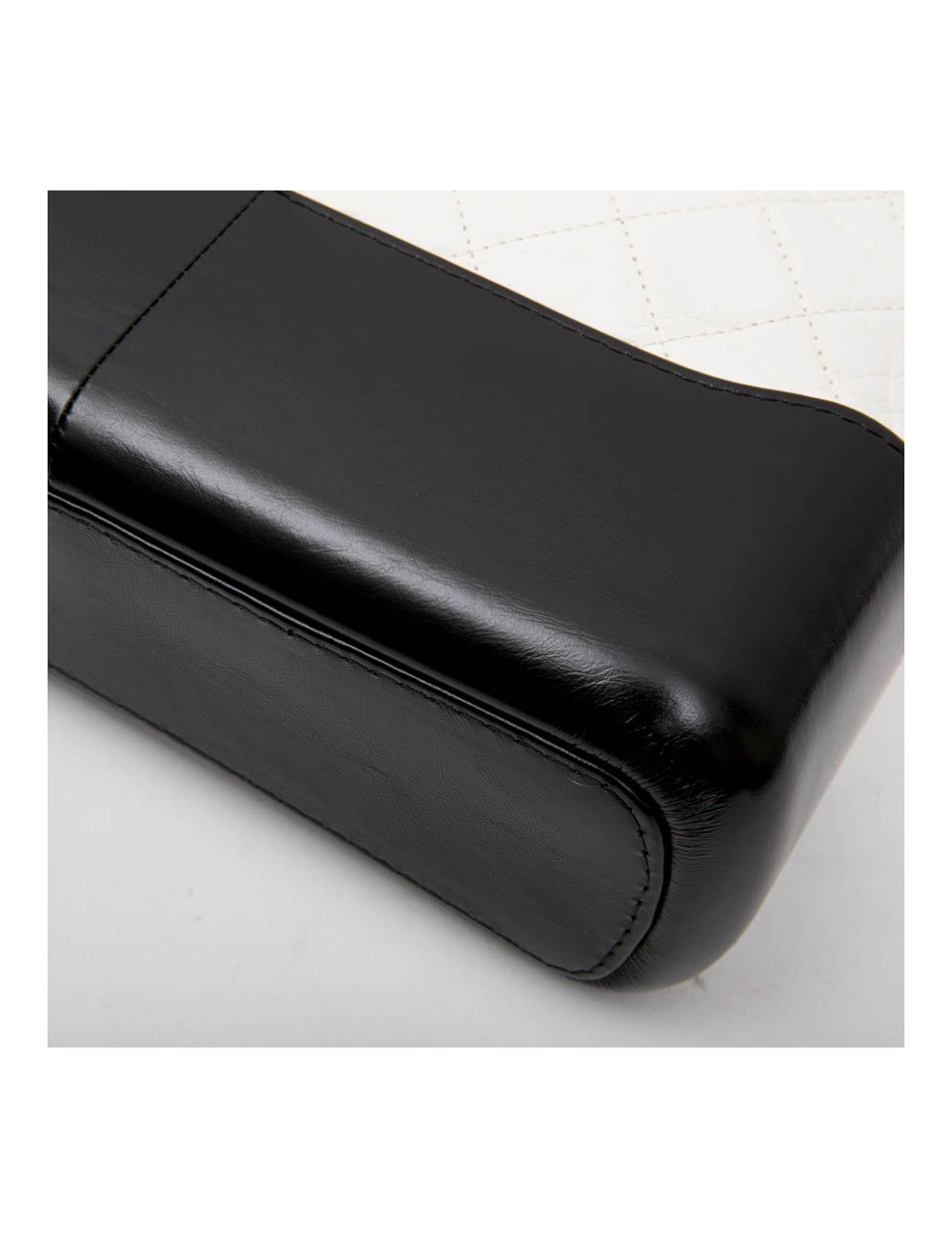 Sac Hobo Gabrielle CHANEL bicolore blanc et noir