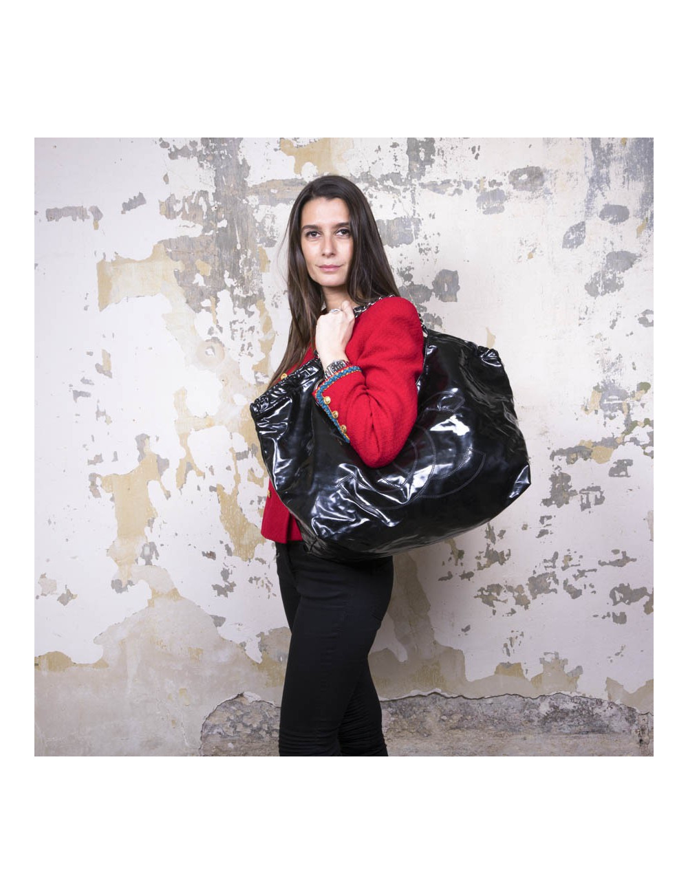 Cabas CHANEL en cuir verni noir