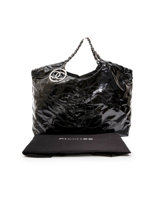 Cabas CHANEL en cuir verni noir