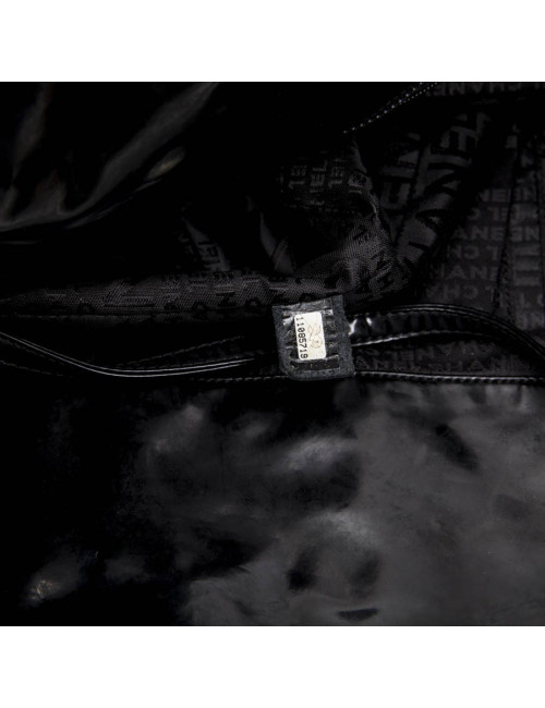 Cabas CHANEL en cuir verni noir