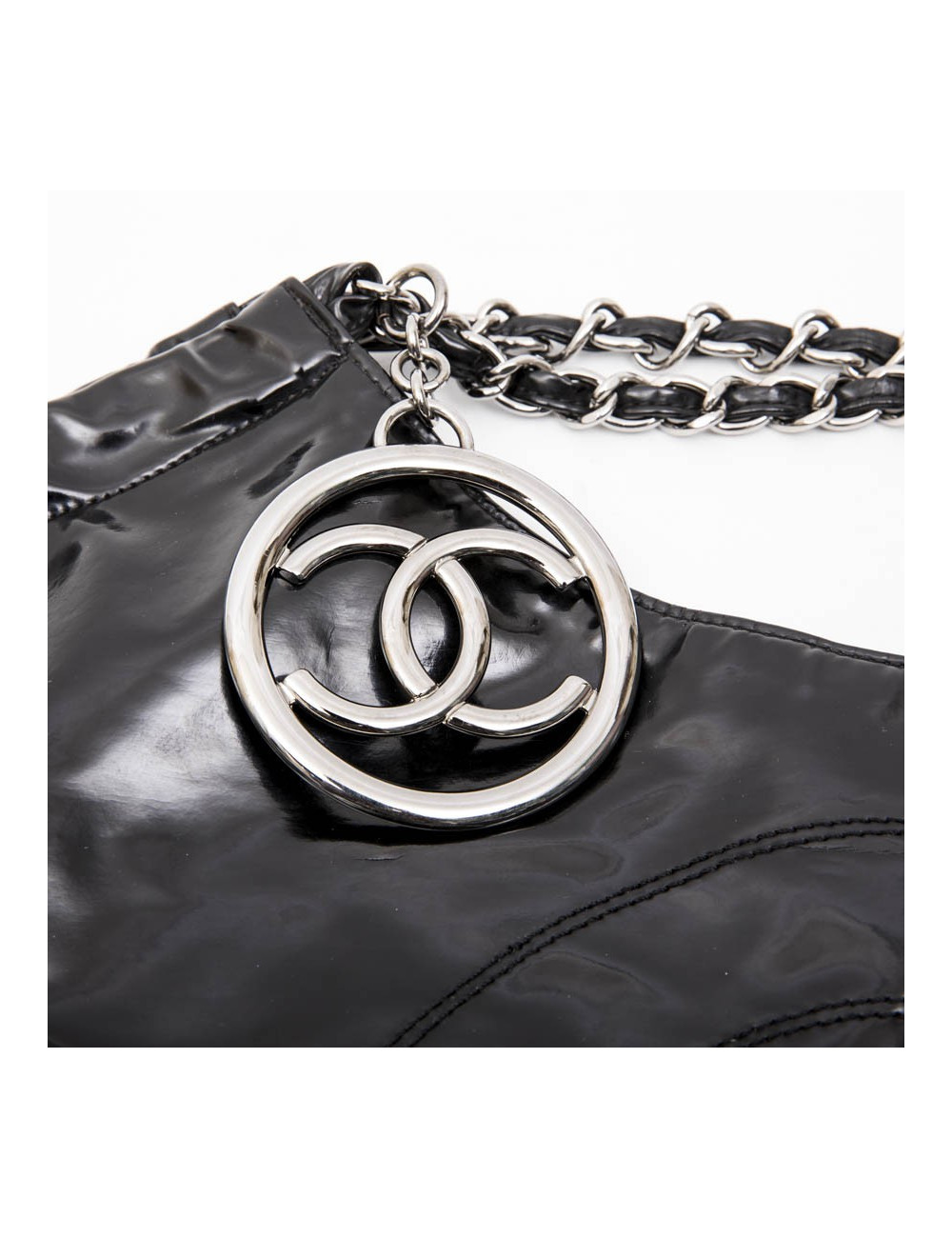 Cabas CHANEL en cuir verni noir