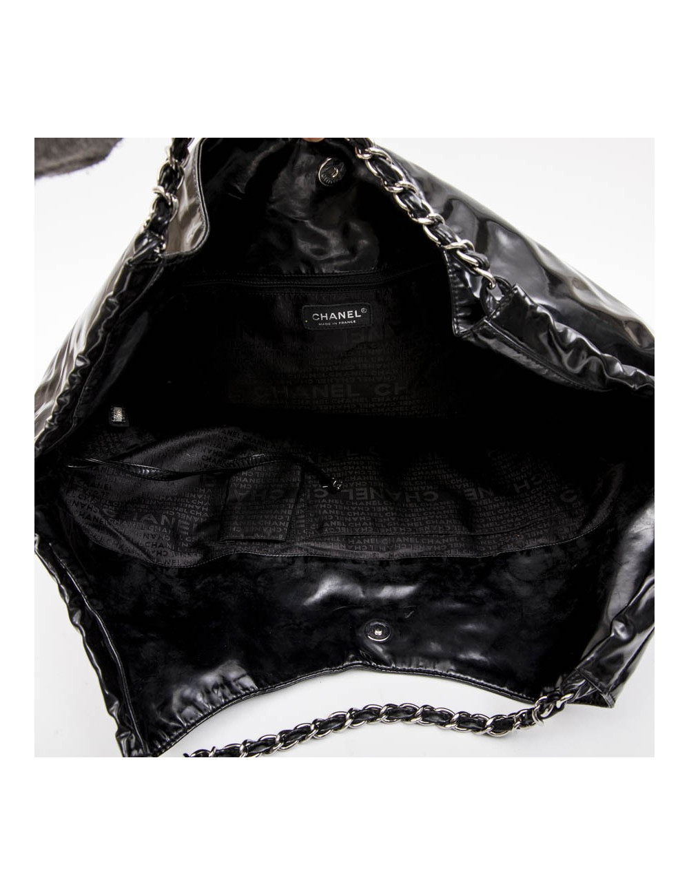 Cabas CHANEL en cuir verni noir