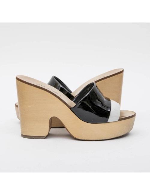 Sabots T 37.5 CHANEL en bois