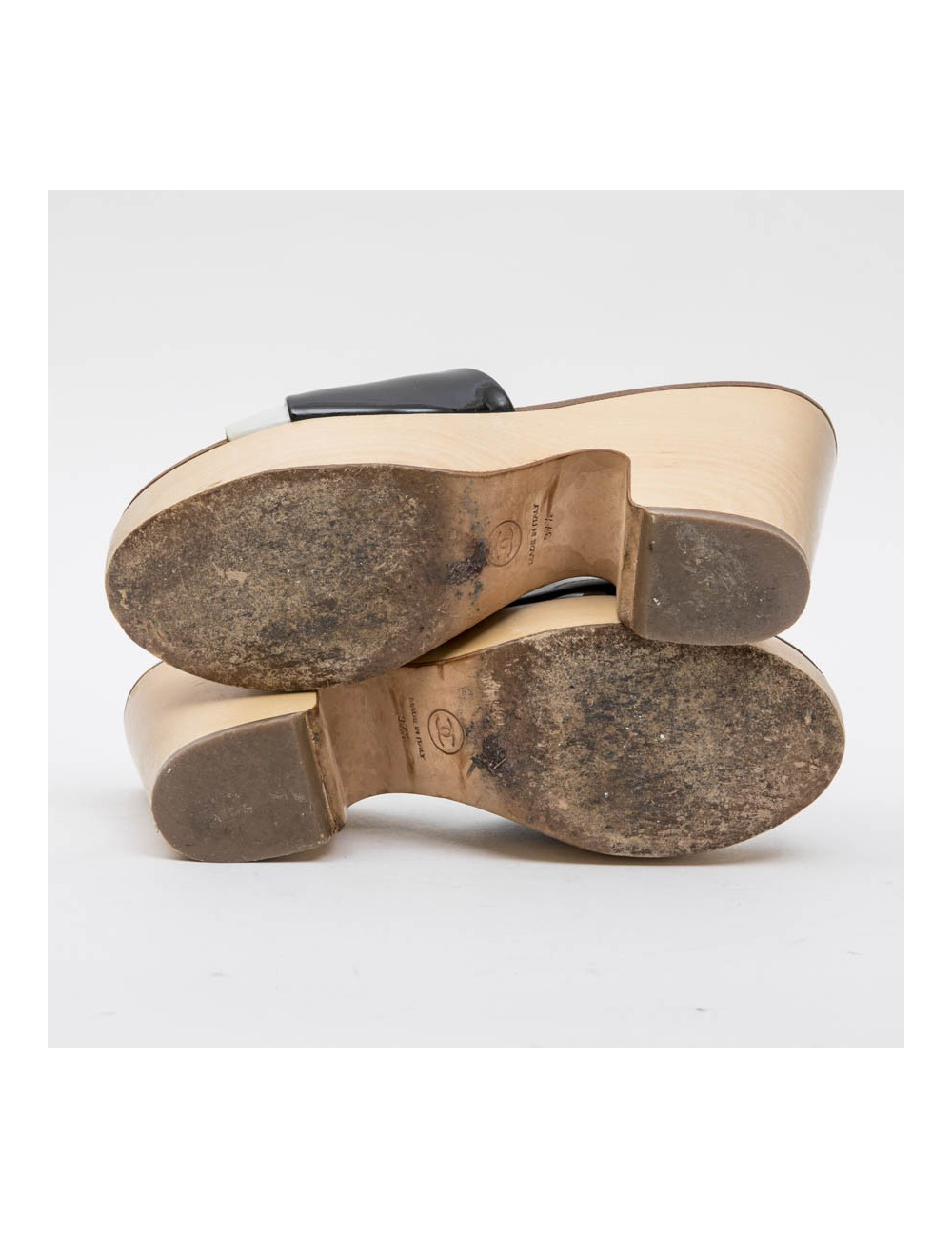 Sabots T 37.5 CHANEL en bois