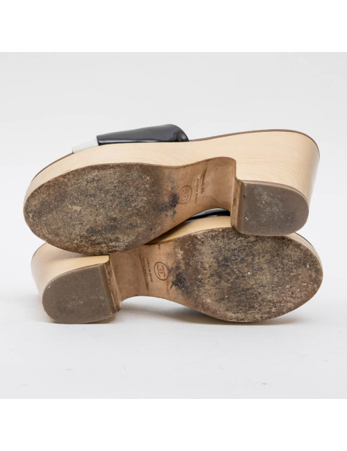 CHANEL clogs mules in wood and light gray patent leather size 37.5