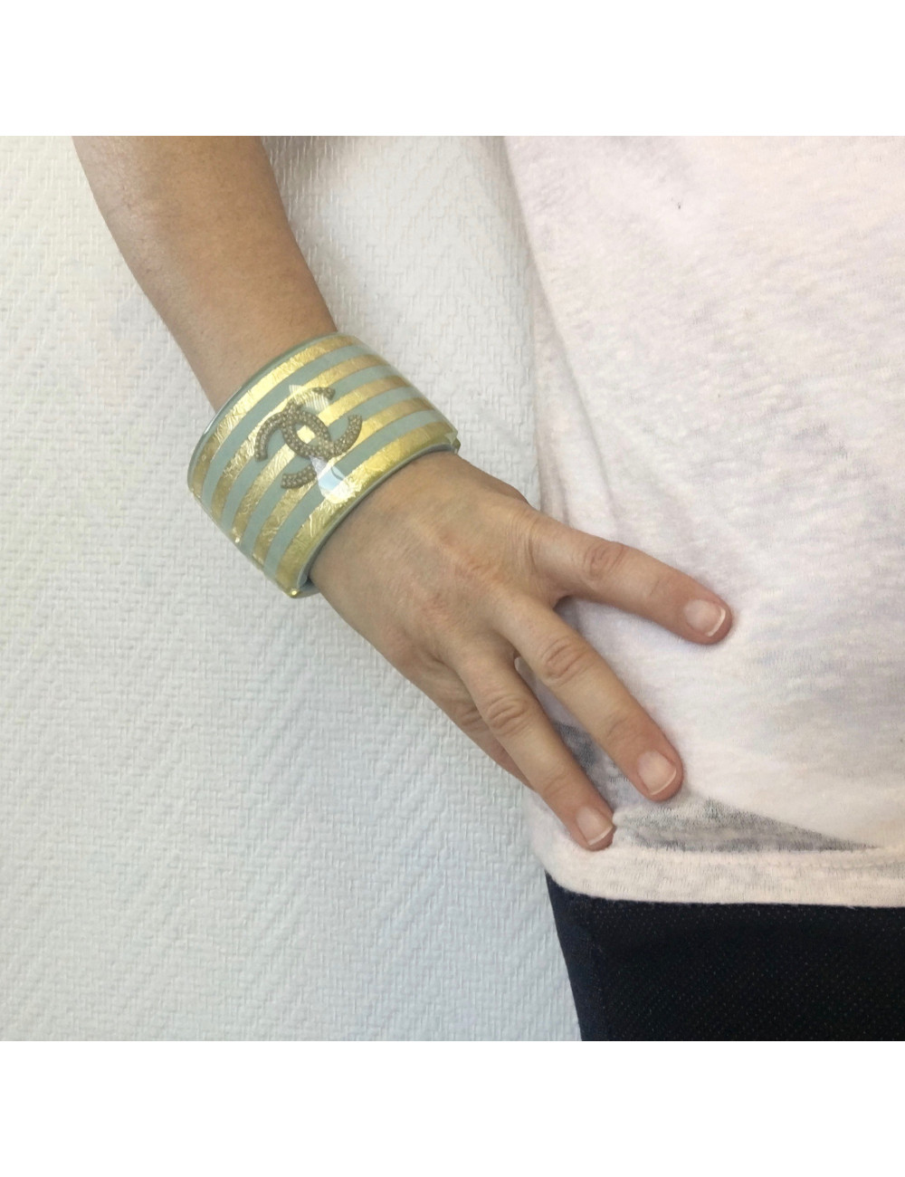 Manchette CHANEL bleu et or